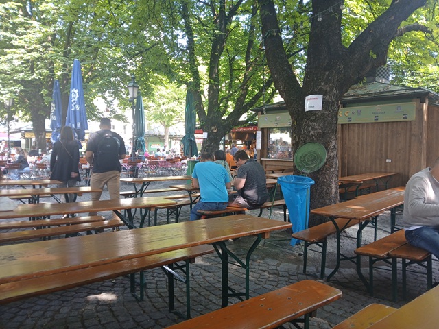 Viktualienmarkt - Regionale und internationale Spezialitäten