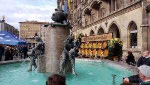 Der Fischbrunnen auf dem Marienplatz