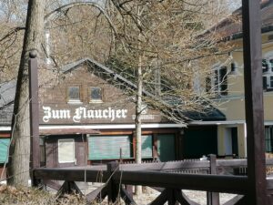 Der Biergarten Zum Flaucher. 