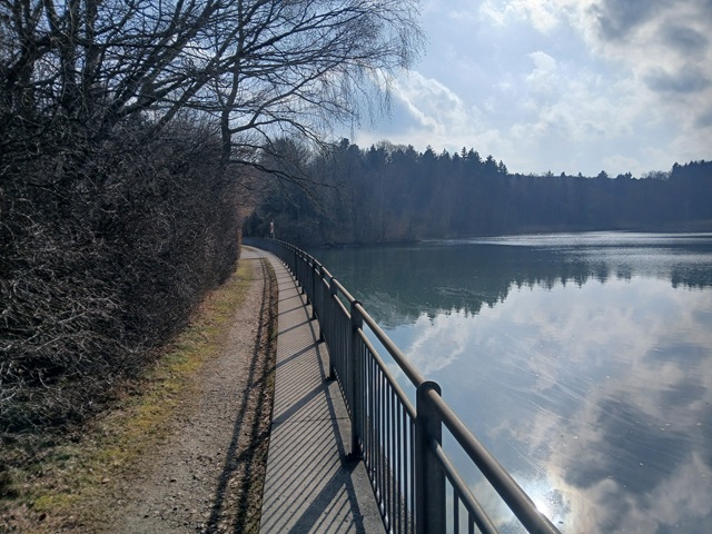 Wasserkraftwerke der Stadtwerke München. Leitzachwerke am Seehamer See.